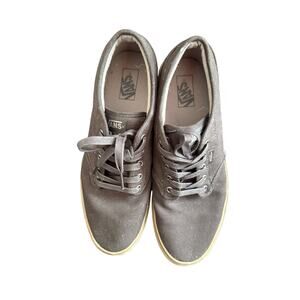 Vans Men’s Size 13 Black Canvas Low Top Skate Shoes Gum‎ Sole Casual Sneakers